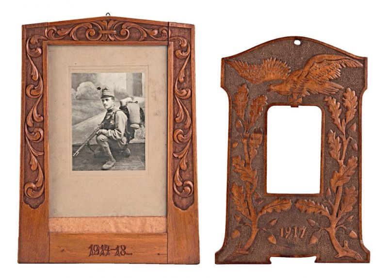 8. tétel, Fényképkeret, 2 db