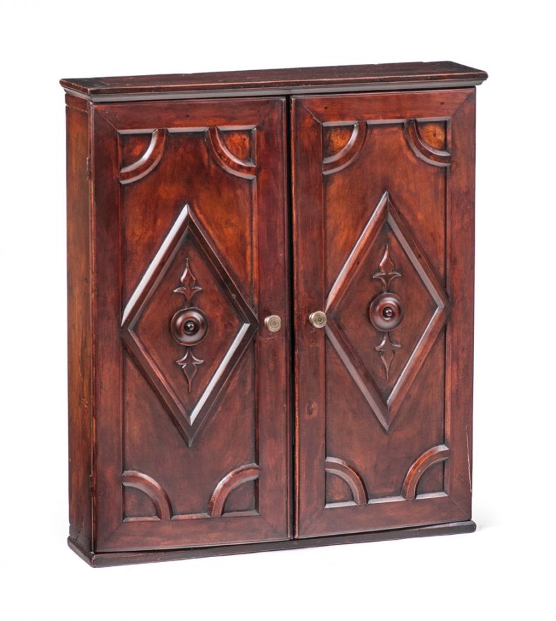 262. tétel, Faliszekrény