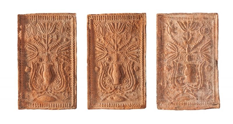 446. tétel, Kályhacsempe, 3 db