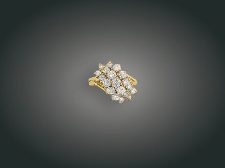223. tétel, Gyűrű, 14 k au, 19 bril. cca. 2,00 ct, 8,0 g