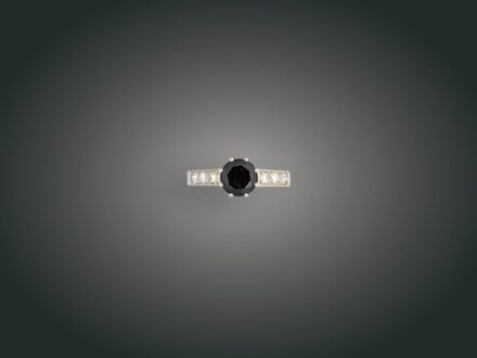 183. tétel, Gyűrű, 14 k au, 7 bril. cca. 1,90 ct, 4,2 g