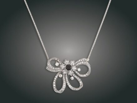 182. tétel, Nyakék, 14 k au, 118 bril. 5,10 ct, 23,2 g