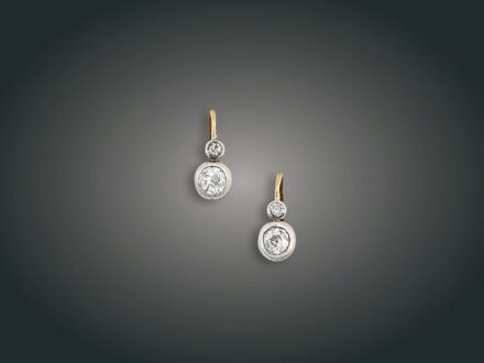 134. tétel, Fülbevaló, 14 k au, 4 bril. cca. 1,30 ct, 2,6 g