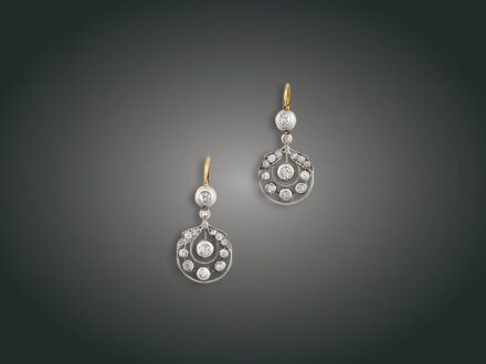 126. tétel, Fülbevaló, 14 k au, 28 bril. cca. 1,10 ct, 2,4 g