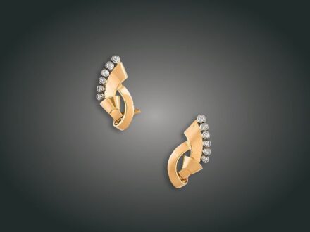 71. tétel, Fülbevaló, 18 k au, 12 bril. cca. 0,30 ct, 8,0 g