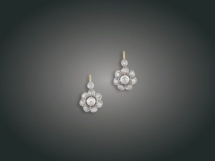 58. tétel, Fülbevaló, 14 k au, 18 bril. cca. 1,00 ct, 4,6 g