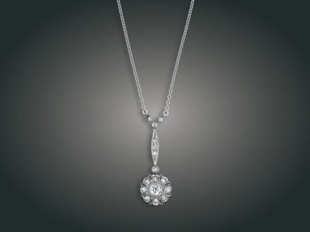 38. tétel, Nyakék, 14 k au, 16 bril. cca. 0,60 ct, 4,2 g