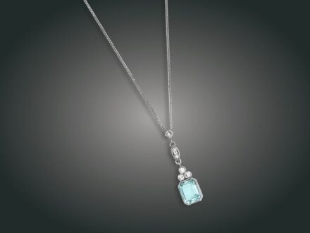 36. tétel, Lánc, függő, 14 k au, topáz, 5 bril. cca. 0,30 ct, 3,2 g
