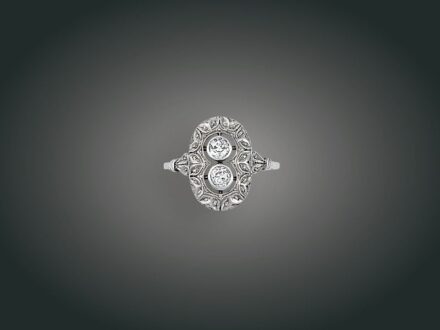 35. tétel, Gyűrű, 14 k au, 2 bril. cca. 0,50 ct, 2,3 g
