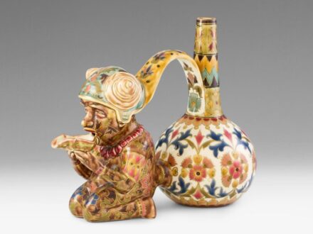 499. tétel, Zsolnay kobakváza, Mexikói-figurával