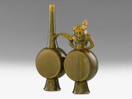 498. tétel, Zsolnay díszváza - Mexikói-figura