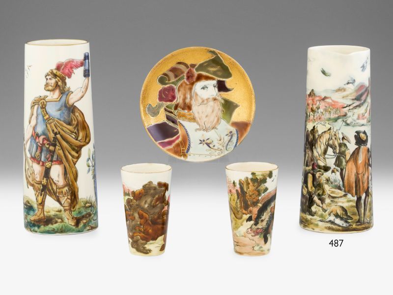 487. tétel, Zsolnay díszkupa - ó-német vadászjelenettel