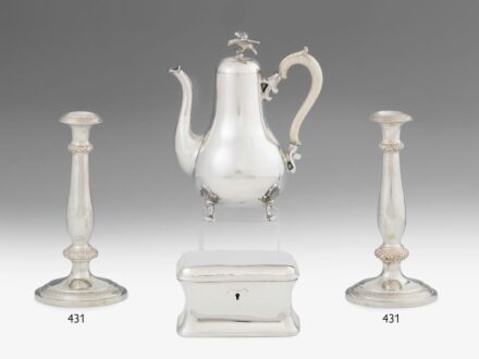 431. tétel, Bécsi biedermeier gyertyatartó-pár