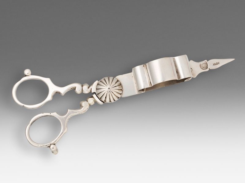 425. tétel, Bécsi biedermeier gyertyakoppantó