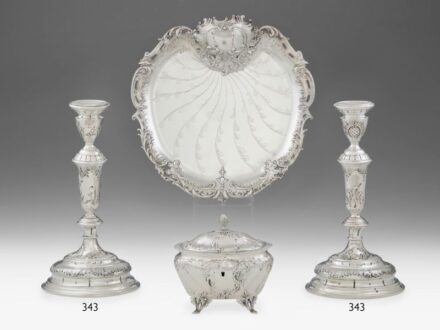 343. tétel, Bécsi neorokokó gyertyatartó-pár