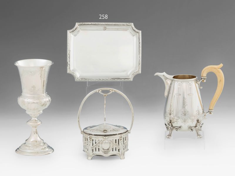 258. tétel, Francia névjegytartó tálca