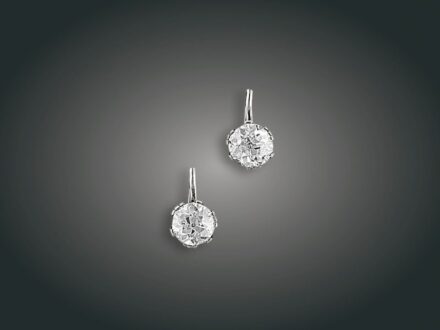 222. tétel, Fülbevaló, 14 k au, 2 bril. cca. 1,85 ct, 1,9 g