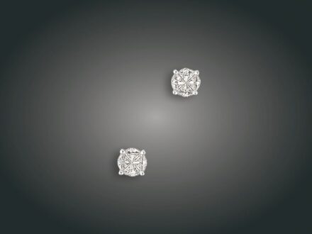 214. tétel, Fülbevaló, 18 k au, 8 bril. cca. 1,20 ct, 2,1 g