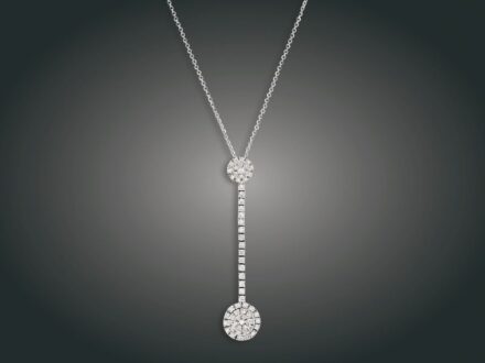 208. tétel, Lánc, függő, 14, 18 k au, 63 bril. cca. 0,90 ct, 6,9 g