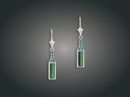 201. tétel, Fülbevaló, 14 k au, 2 turmalin, 10 bril. cca. 0,20 ct, 4,8 g