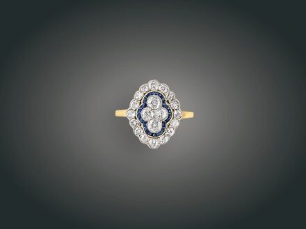 164. tétel, Gyűrű, 14 k au, 20 bril. cca. 1,20 ct, zafír, 3,6 g