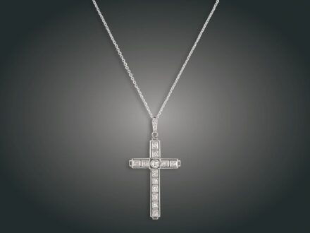 163. tétel, Lánc, függő, 14 k au, 14 bril. cca. 0,40 ct, 4,4 g