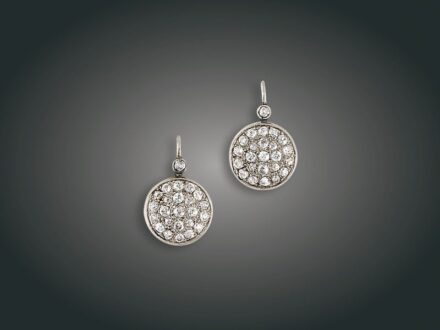 160. tétel, Fülbevaló, 14 k au, 48 bril. cca. 1,80 ct, 4,6 g