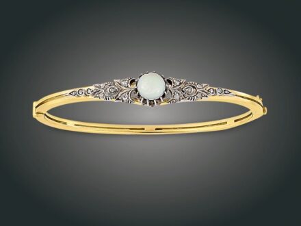 148. tétel, Karék, 14 k au, opál, 16 gyém. cca. 0,20 ct, 15,5 g