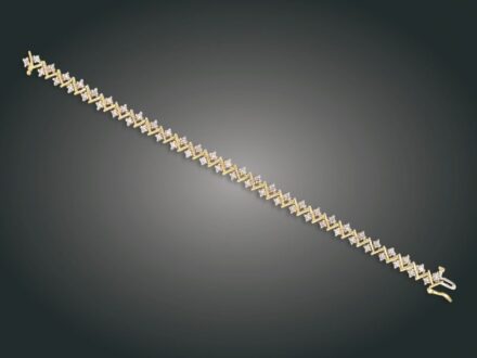 140. tétel, Karkötő, 14 k au, 56 bril. cca. 1,0 ct, 18,2 g