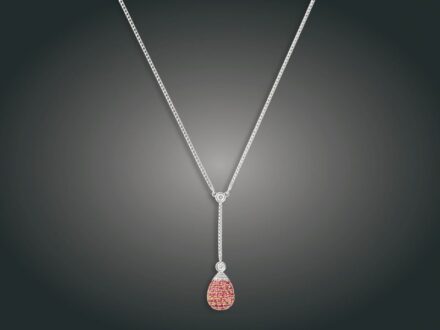 127. tétel, Nyakék, 18 k au, zafír, 19 bril. cca. 0,30 ct, 8,7 g