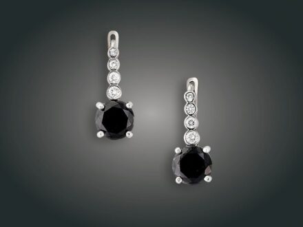 121. tétel, Fülbevaló, 14 k au, 10 bril. cca. 3,20 ct, 3,0 g