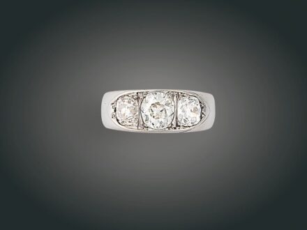 99. tétel, Gyűrű, 14 k au, 3 bril. cca. 2,80 ct, 9,4 g
