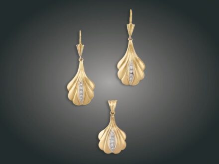 44. tétel, Garnitúra, 2 db, 14 k au, 15 bril. cca. 1,60 ct, 13,2 g