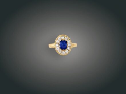 43. tétel, Gyűrű, 14 k au, 12 bril. cca. 0,60 ct, 5,3 g