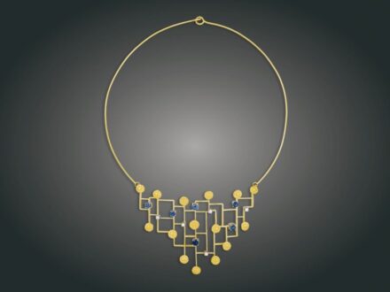 38. tétel, Nyakék, 18 k au, 6 zafír cca. 1,20 ct, 5 bril. cca. 0,25 ct, 34,4 g
