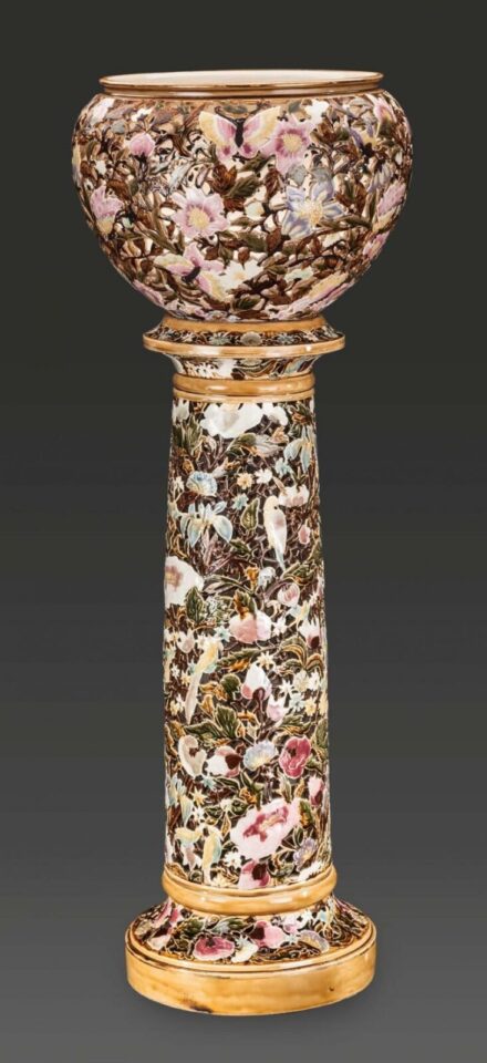 979. tétel, Kaspó és posztamens