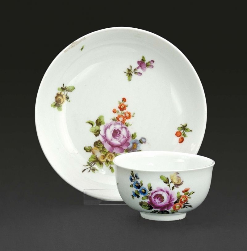 1326. tétel, Csésze és alj