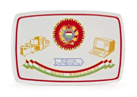 242. tétel, Dísztál