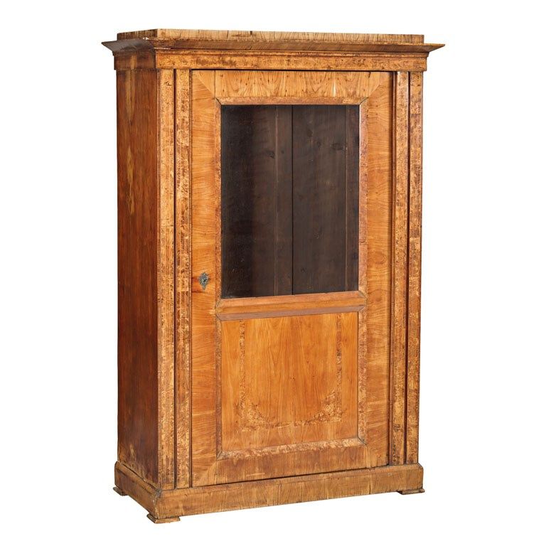 241. tétel, Könyvszekrény