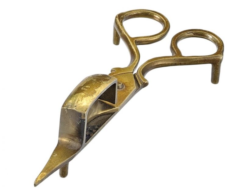 696. tétel, Gyertyakoppintó