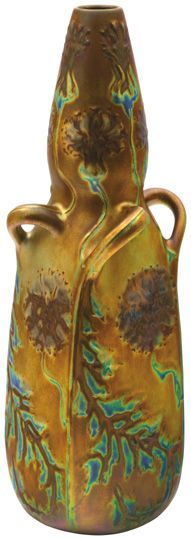 143. tétel, Négyfülű váza, körbefutó virágdíszítéssel, Zsolnay, 1900, Dekorterv: Sikorski Tádé