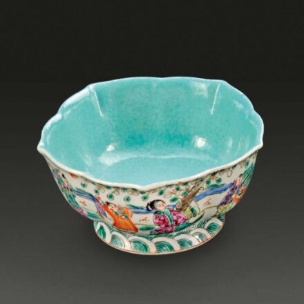 982. tétel, Kínáló tál