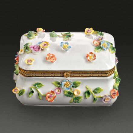 905. tétel, Díszdoboz