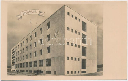 1952 Komló, Vájáriskola
