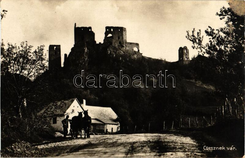 Csesznek, vár, lovas szekér; kiadja Kis Márkné (ragasztónyom / gluemark)