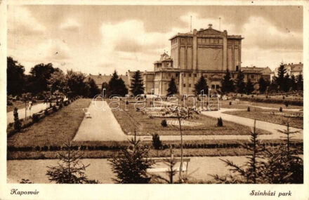 Kaposvár, színházi park