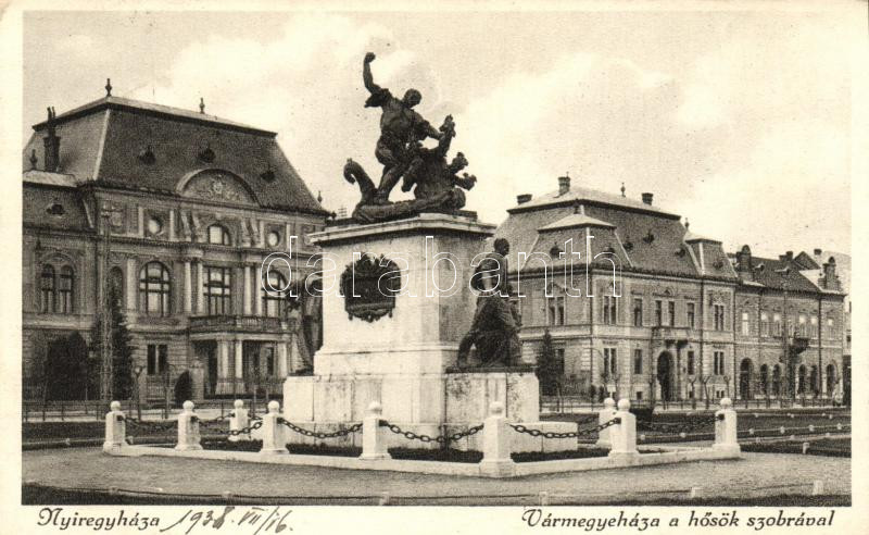 Nyíregyháza, Vármegyeháza, Hősök szobra (EK)