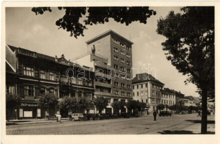Kassa, Kosice; Fő utca, Krausz üzlete / main street, shop, automobiles