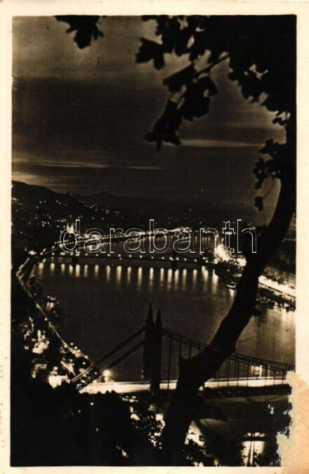 Budapest, este (ragasztónyom / gluemark)