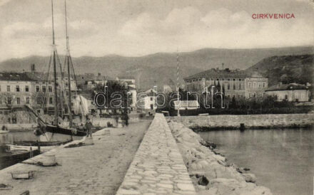 Crikvenica, molo, ships